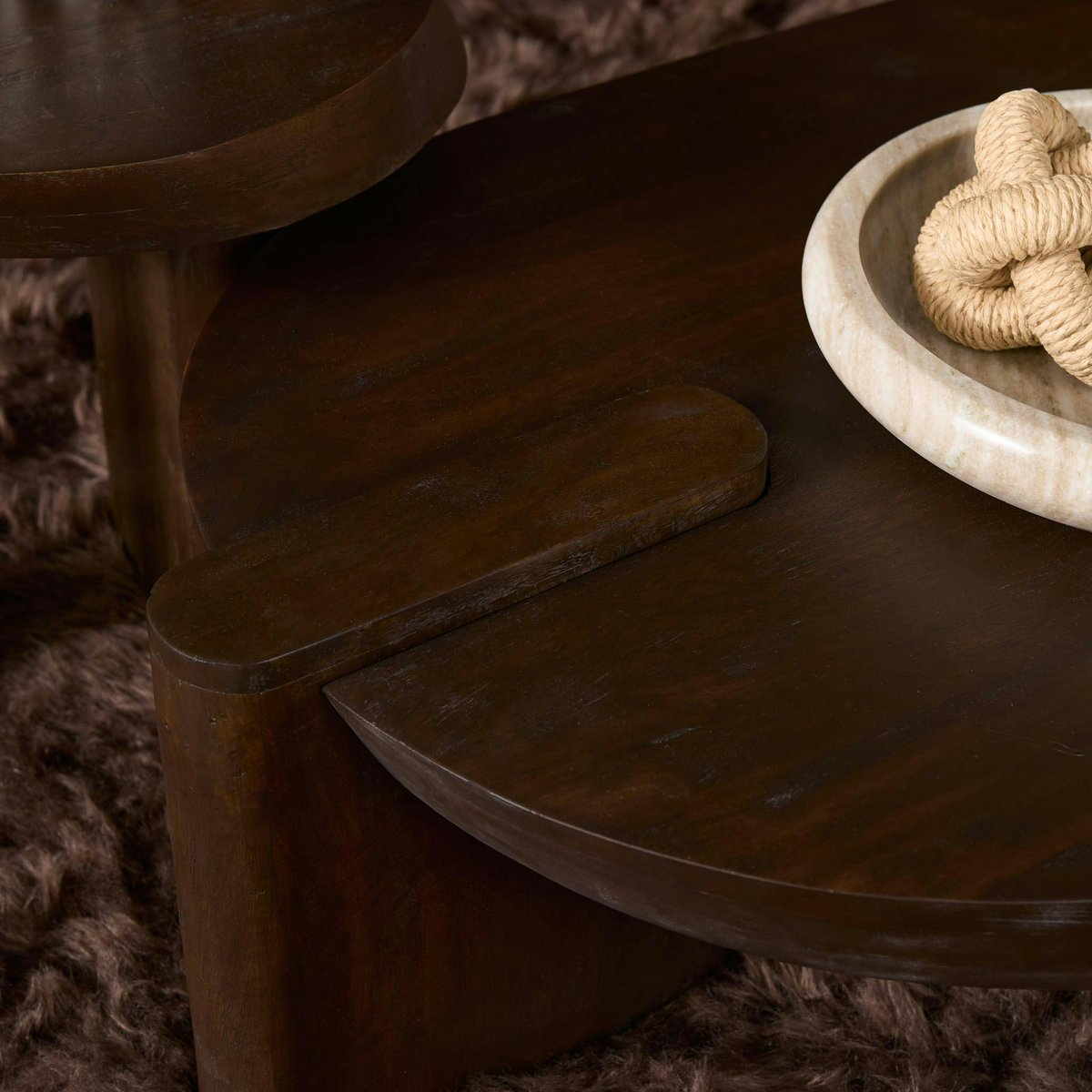 Table basse en bois foncé 2 pieds larges ALMA marron, PIER IMPORT