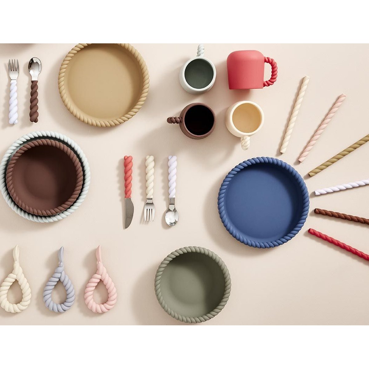 Assiette et bol en silicone torsadé MINI bleu, OYOY LIVING DESIGN