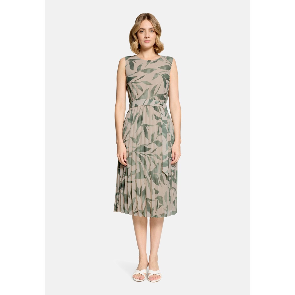 Robe en chiffon à plis nature/green, BETTY & CO