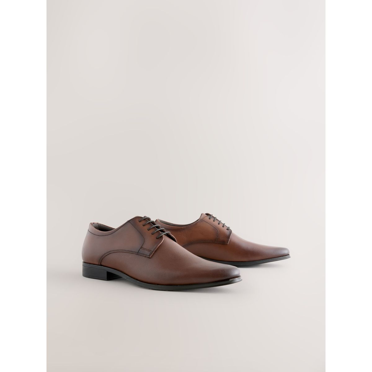 Chaussures derby en relief marron fauve, NEXT