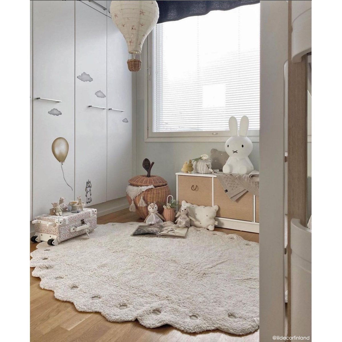 Tapis ovale en coton Pomme de pin COTTON WOODS gris, LORENA CANALS