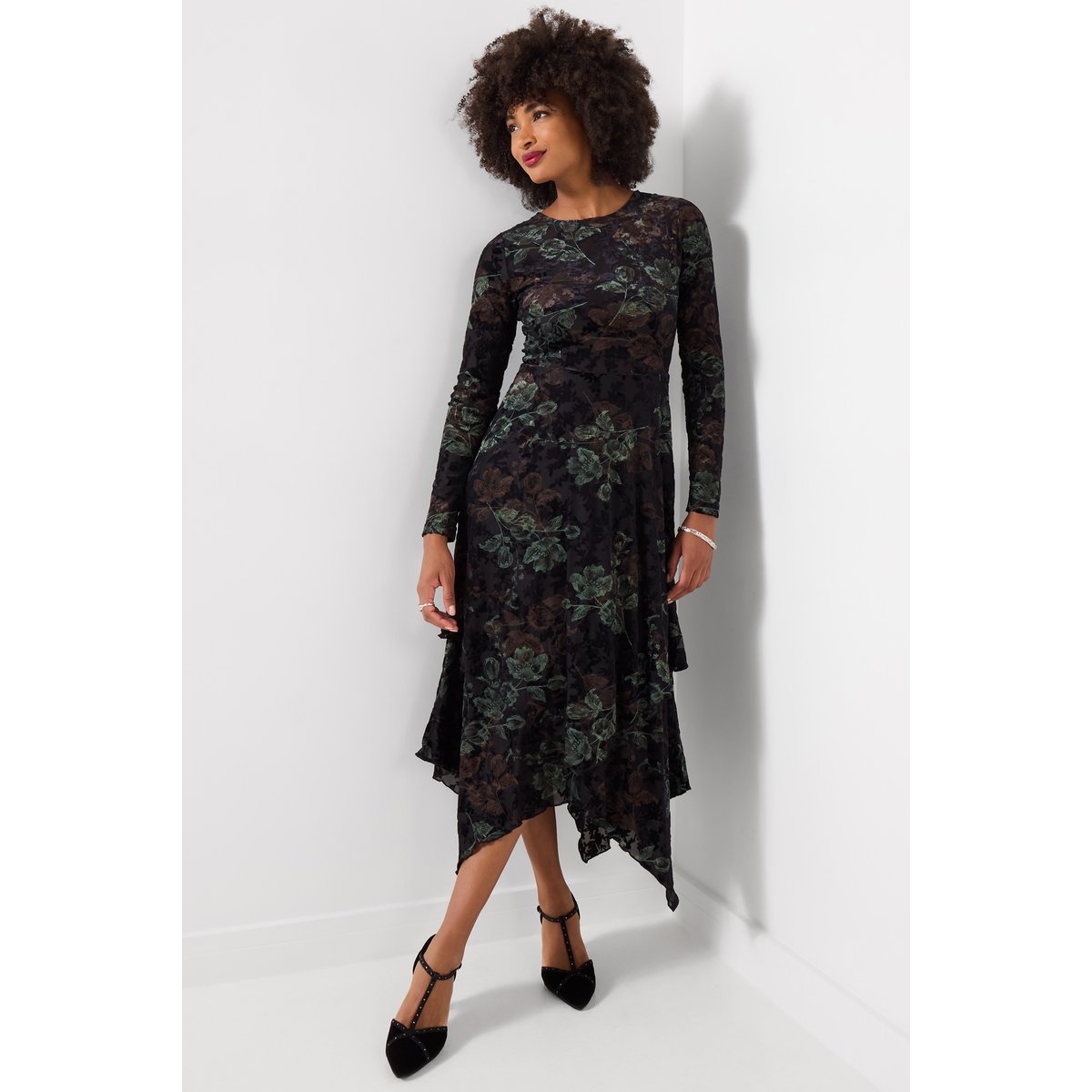 Robe à Ourlet Asymétrique Fleurs Dorées noir, JOE BROWNS