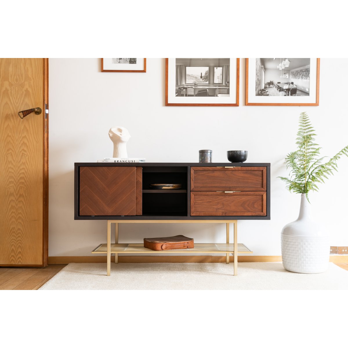 Meuble d'entrée en noyer plaqué NEUTRA bois foncé, PRODUIT INTERIEUR BRUT