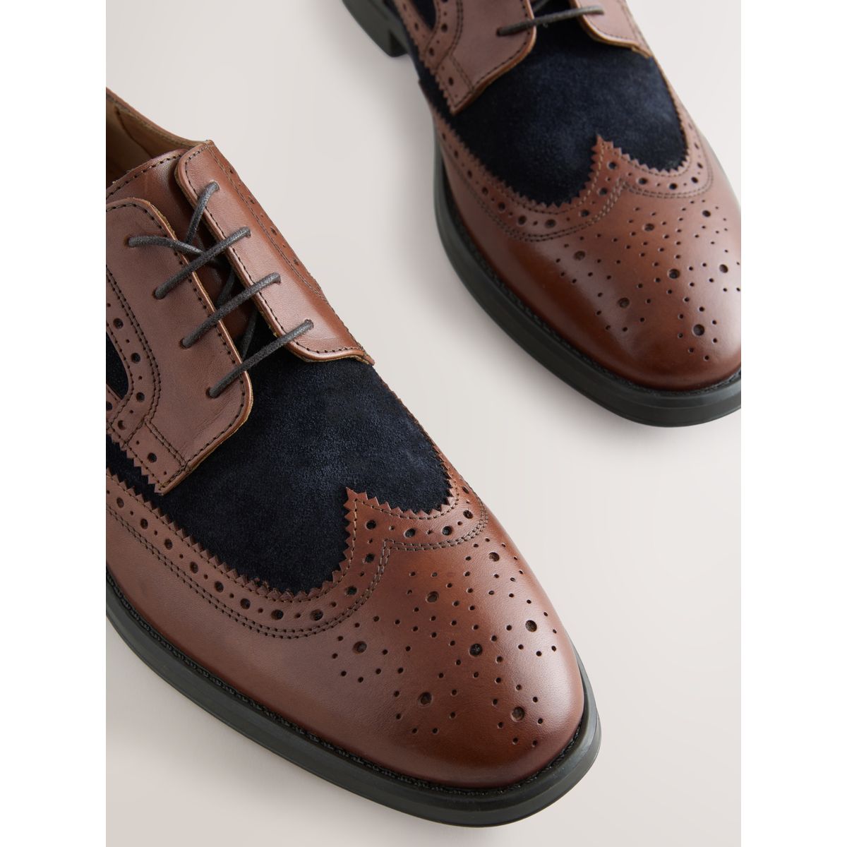 Chaussures brogue en cuir marron fauve, NEXT