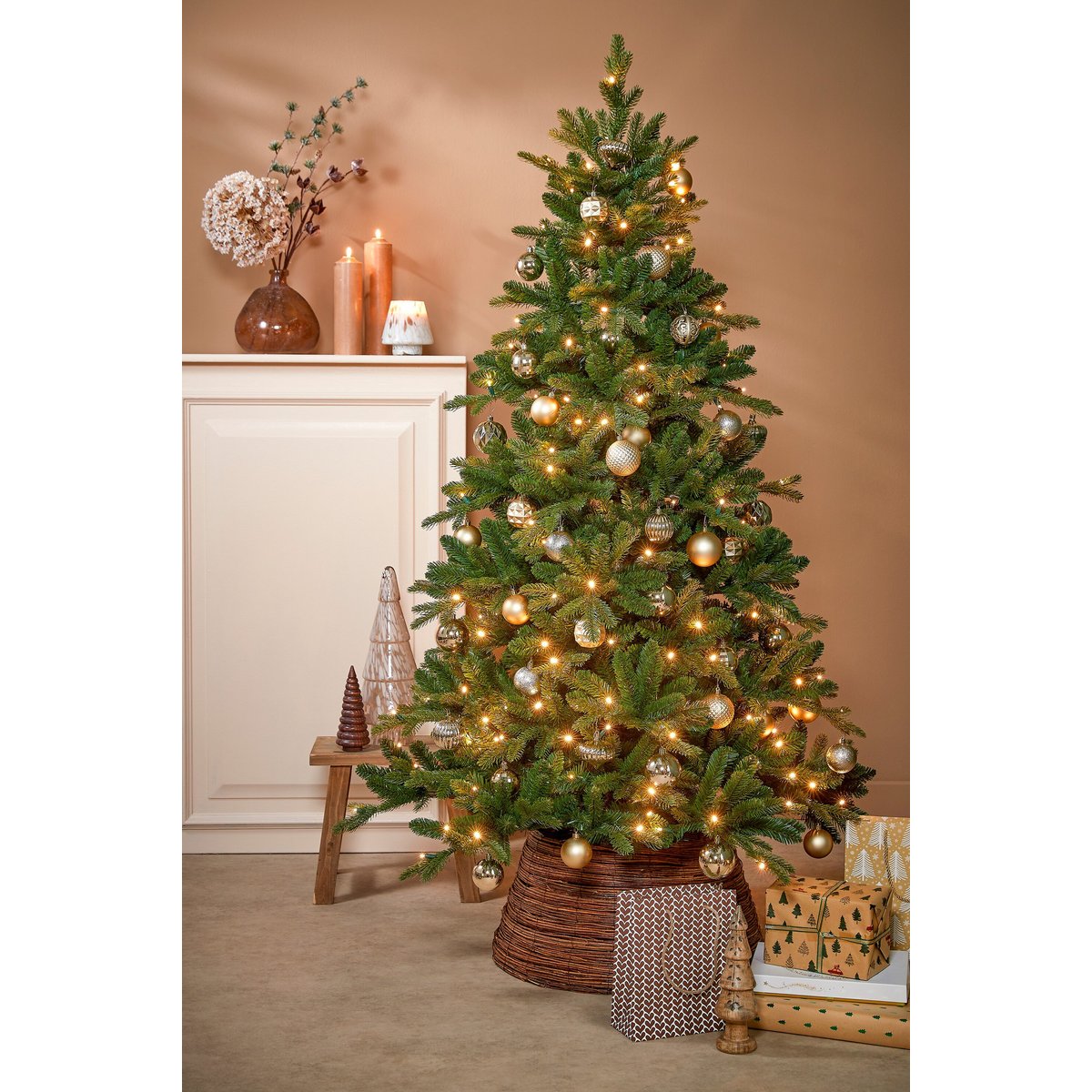 Sapin de Noël artificiel étroit avec LED H185 cm BRAMPTON vert, BLACK BOX TREES