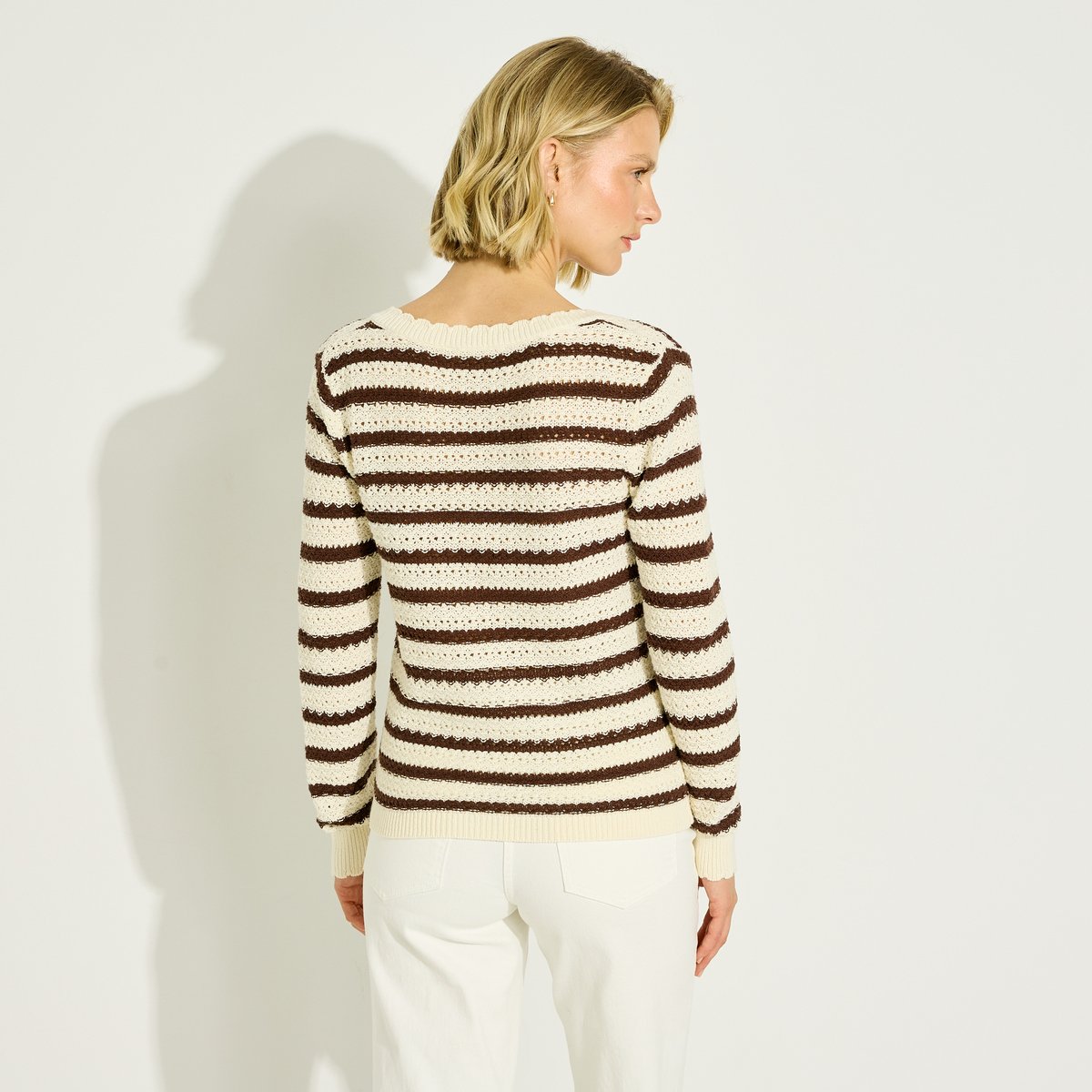 Pull rayé en maille ajourée marron chocolat, GRAIN DE MALICE