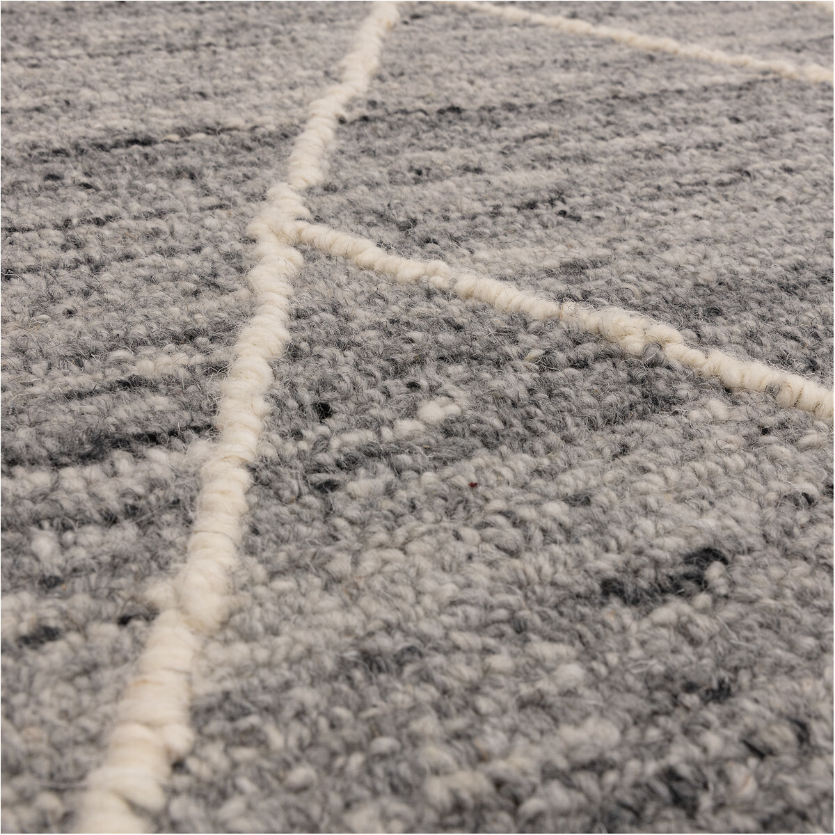 Contemporary Boho Natural Rug in 100% Wool charcoal, ÉDITÉ