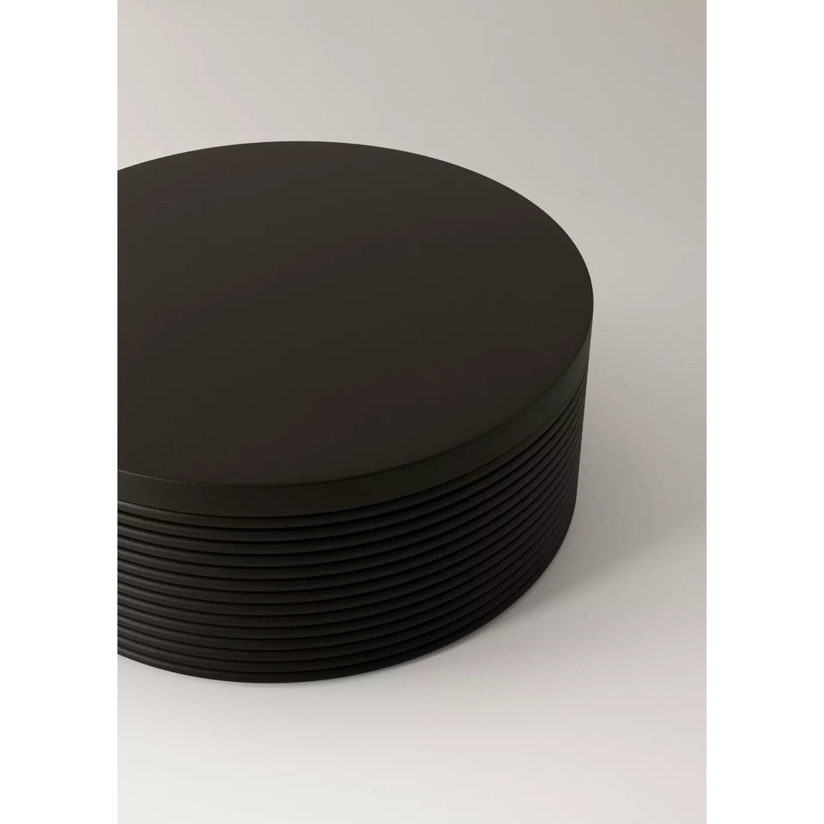 Boîte ronde de taille moyenne en bois noir, MANGO HOME