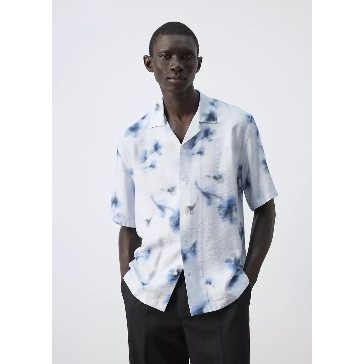 Chemise regular fit en imprimé floral bleu, MANGO MAN