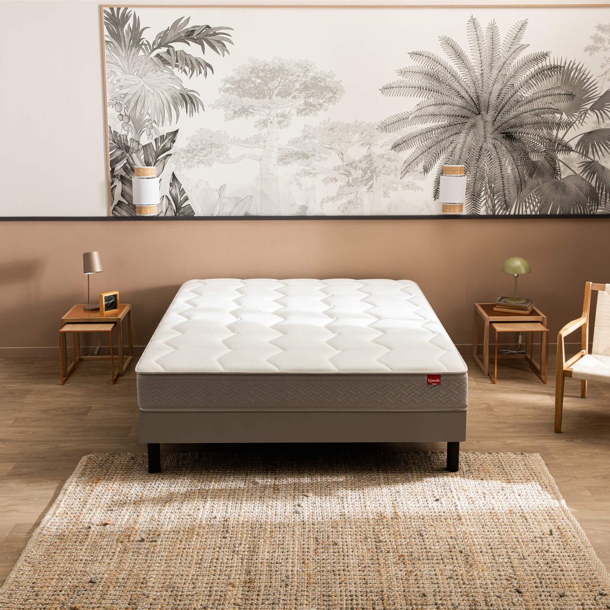 Ensemble matelas ressorts ensachés et mémoire de forme DESTINATION, sommier confort ferme et pieds blanc, EPEDA