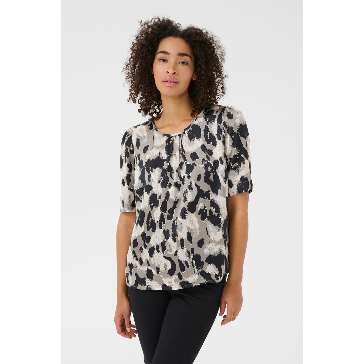 Blouse with short sleeve gris grey leopard print, KAFFE