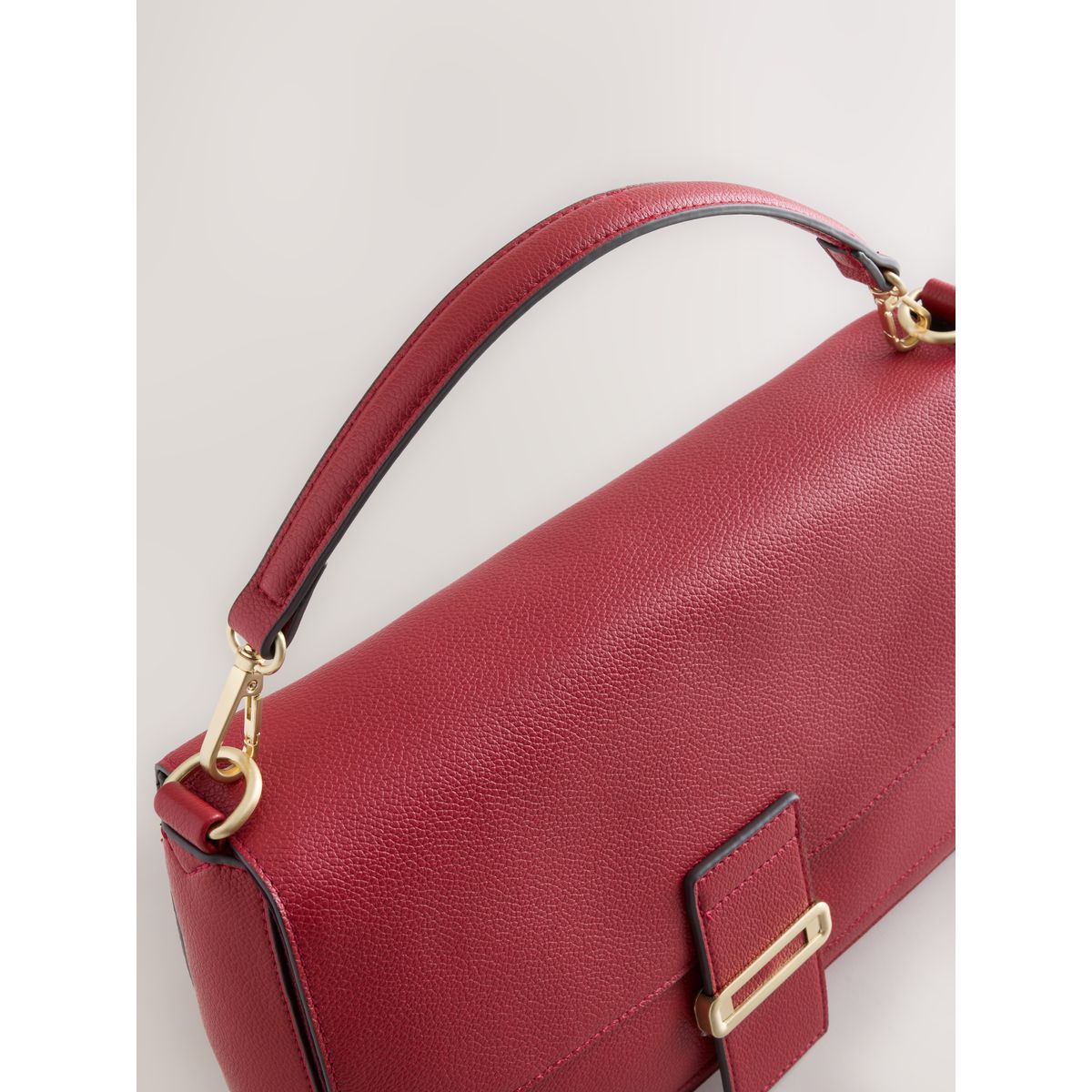 Grand sac à main détail métallique rouge, NEXT