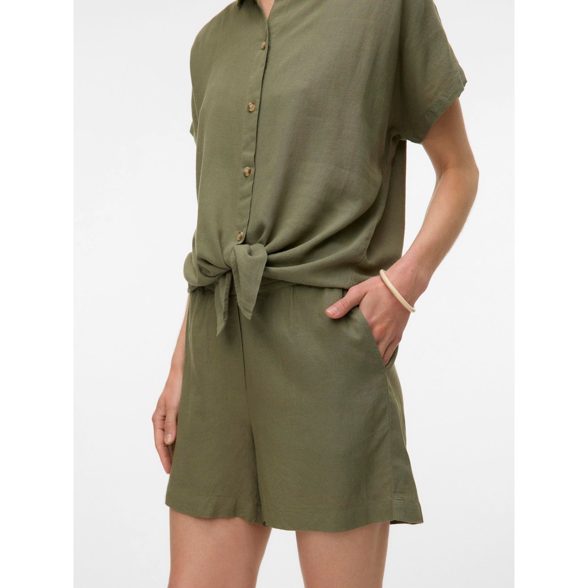 Short deep lichen green, VERO MODA