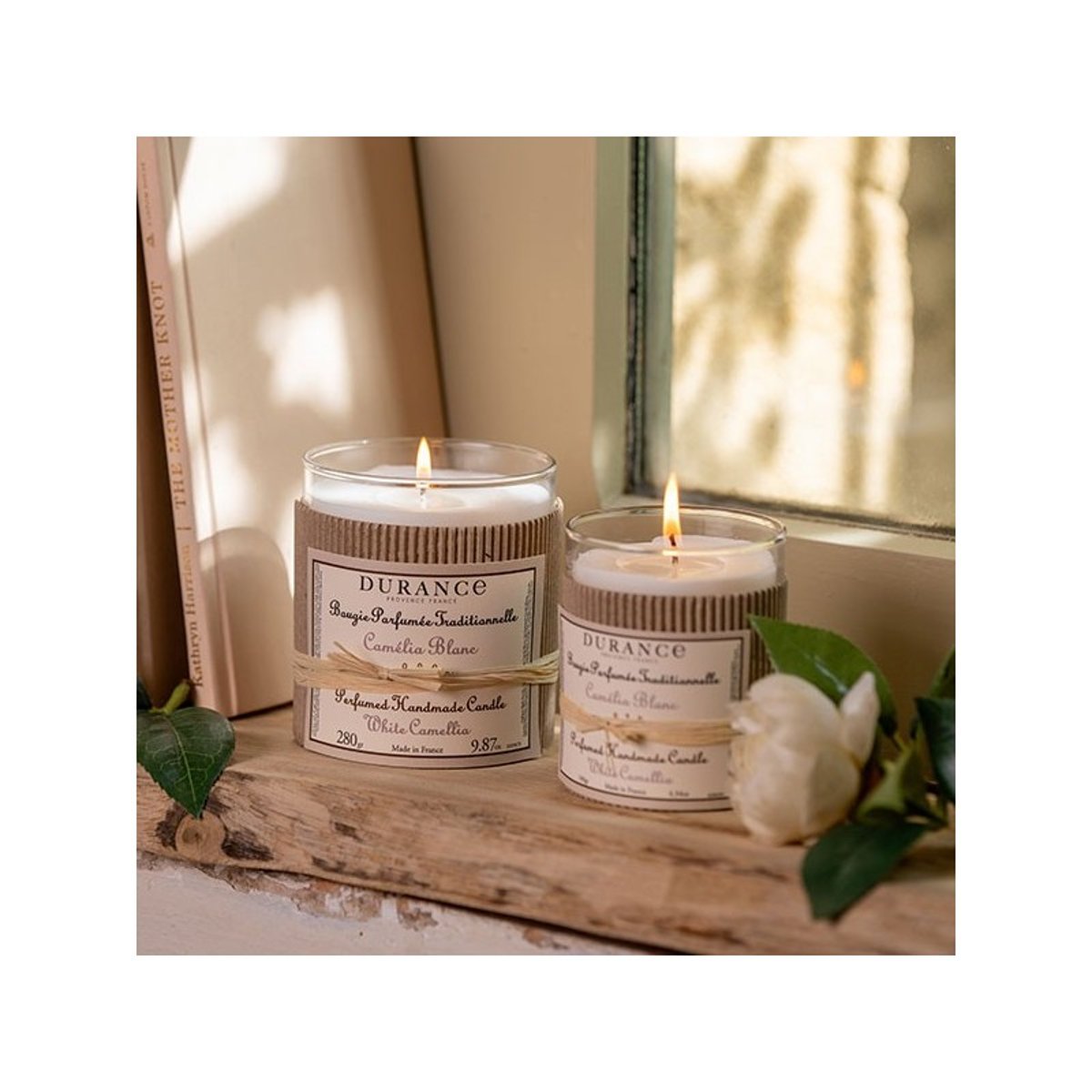 Grande bougie parfumée CAMÉLIA BLANC couleur unique, DURANCE