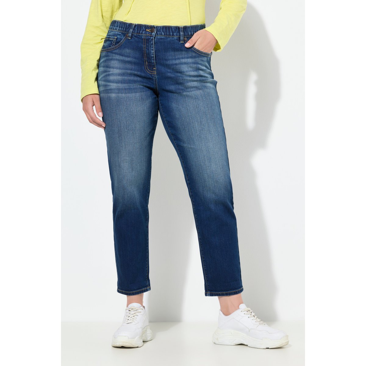 Jean boyfriend à 5 poches. Taille confortable bleu jean, ULLA POPKEN
