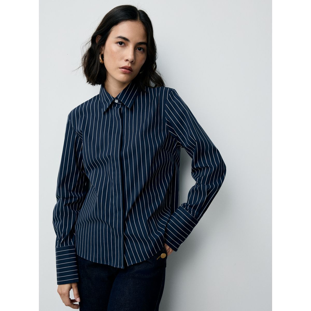 Chemise stretch ajustée à manches longues bleu marine rayé, NEXT