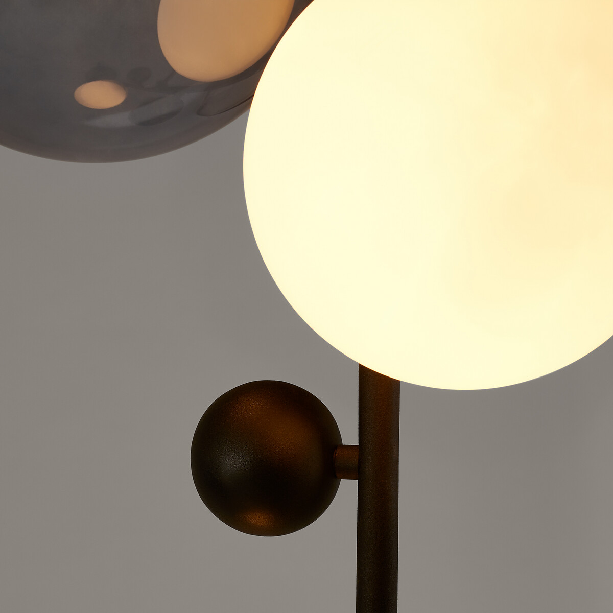 Lampadaire verre fumé et métal, Bullesco verre fumé, AM.PM