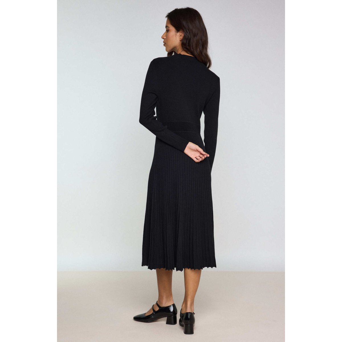 Robe MARTIKA en maille plissée noir, Maison 123