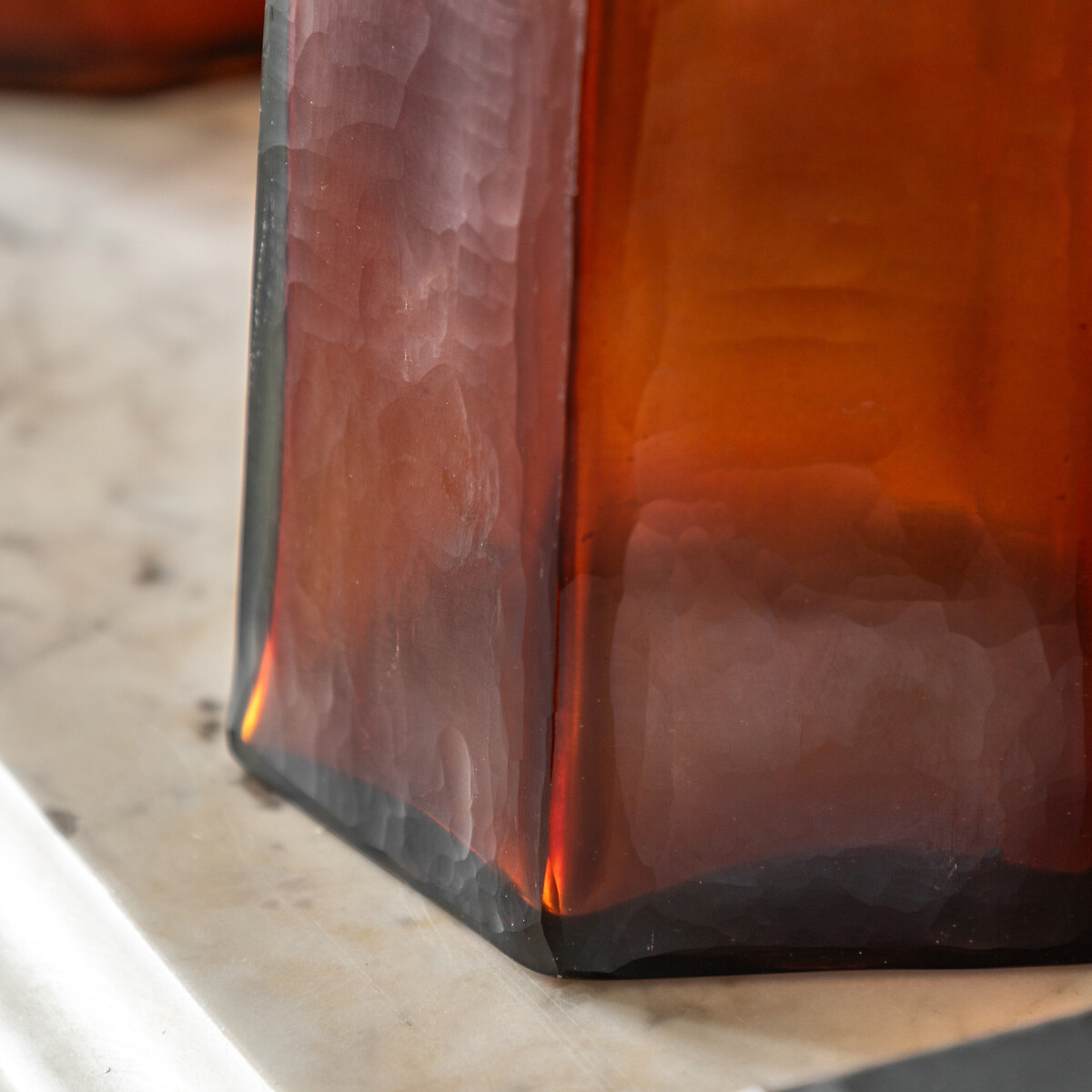 Organic Faceted 20cm Hurricane in Amber brown              , ÉDITÉ