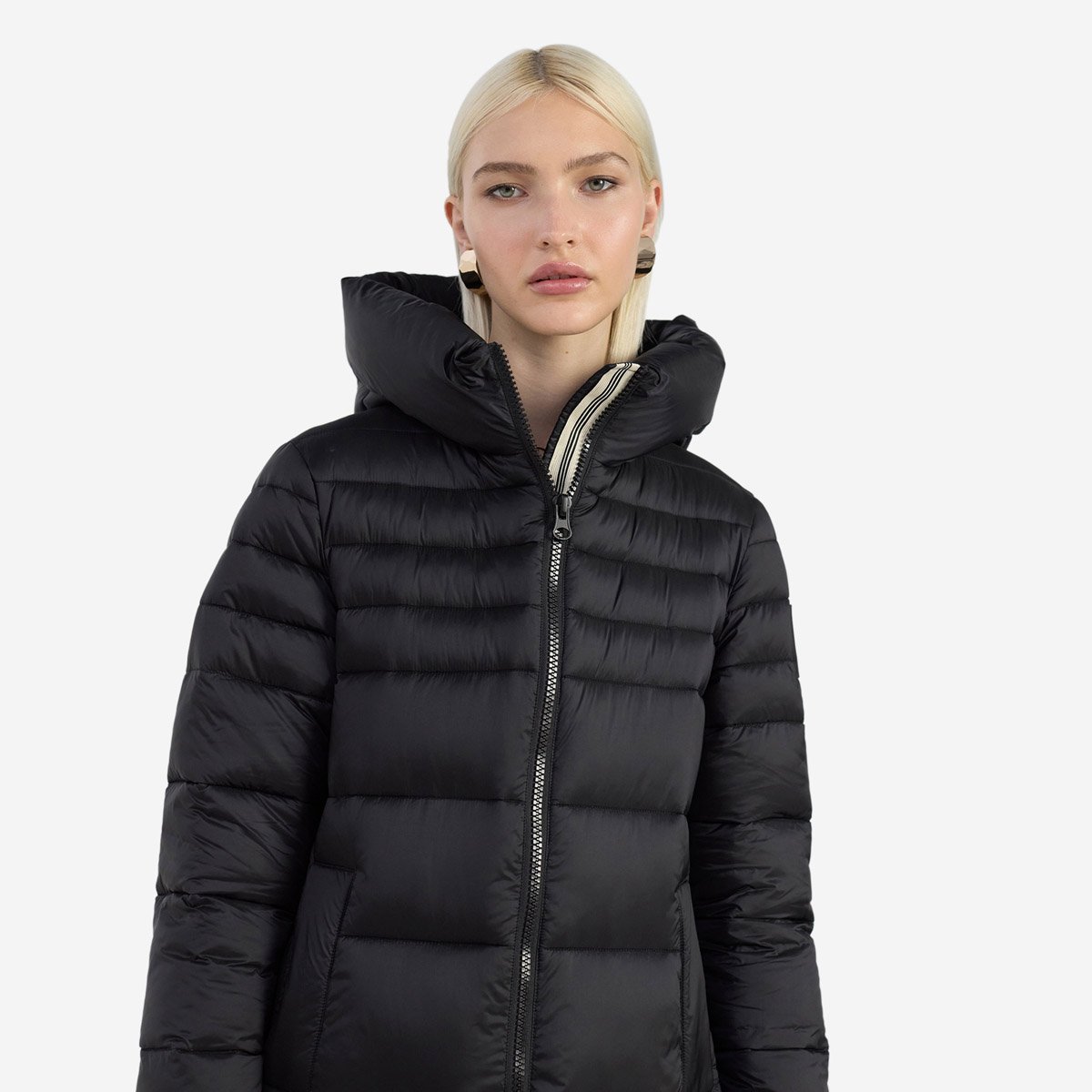 Veste d'hiver matelassée longue à capuche noir, LOLA CASADEMUNT