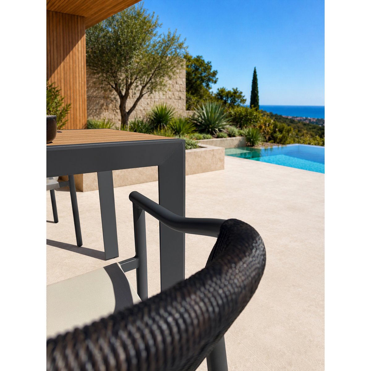 Ensemble repas de jardin 4 à 6 places en alu TONGA gris anthracite, DCB GARDEN