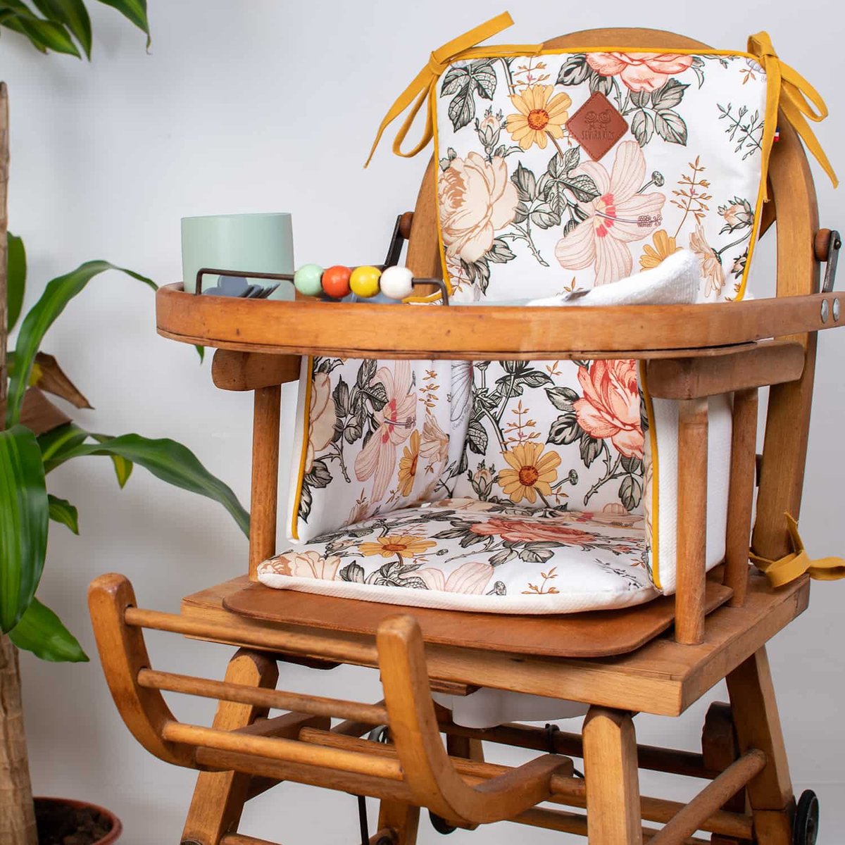 Coussin de chaise haute réversible NÉO VINTAGE néo vintage imprimé floral, beige, blanc, SEVIRA KIDS