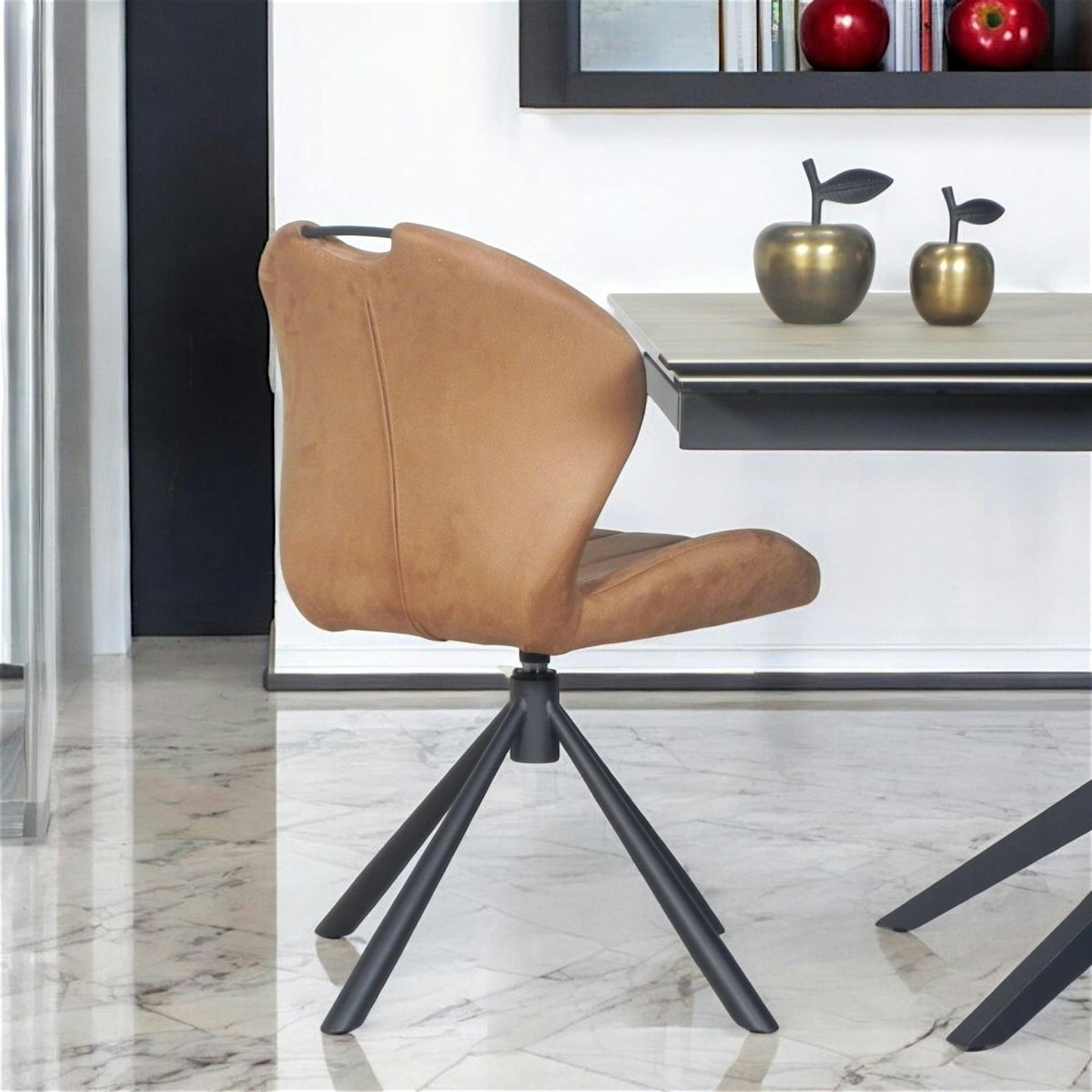Chaise pivotante caramel avec dossier courbe, (lot de 2) LOMBARDIE marron, PIER IMPORT