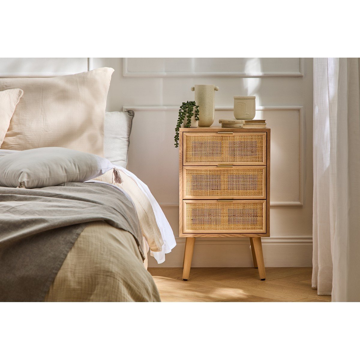 Table de chevet 3 Tiroirs Façade en Cannage Rotin Naturel - MIYA bois clair, CALICOSY