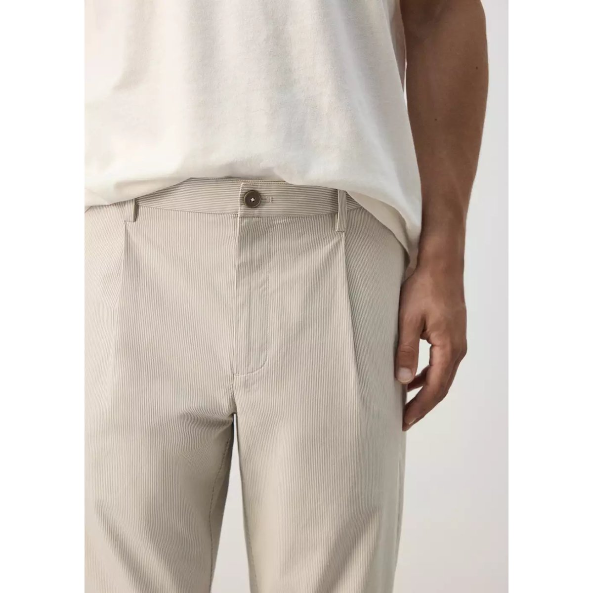 Pantalon regular fit mélange de coton à pinces imprimé à rayures marron moyen, MANGO MAN