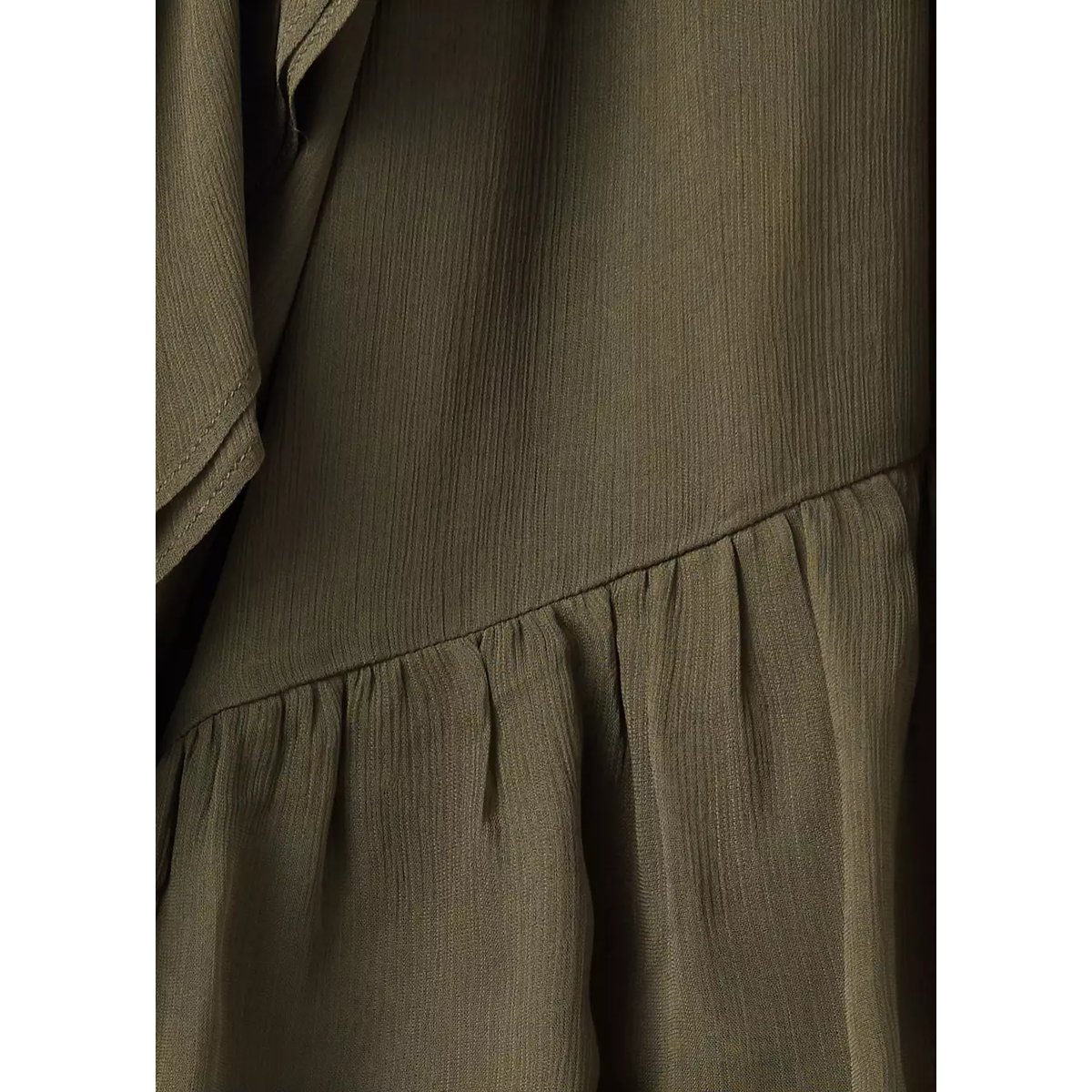 Blouse semi-transparente volants vert, MANGO