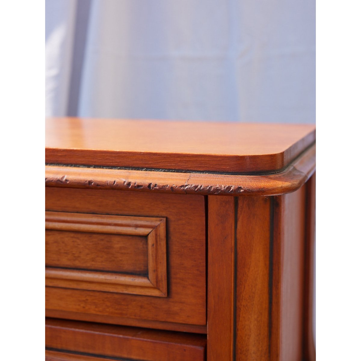 Paire de chevets ancien Odile N°1476 - Bon état bois clair, DEBONGOUT