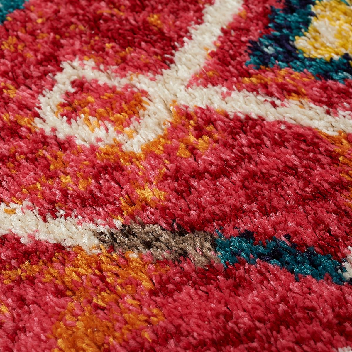 Tapis berbère tissé motifs tribaux LYN5 OURIKA B bleu, jaune, rose, orange, blanc, UN AMOUR DE TAPIS