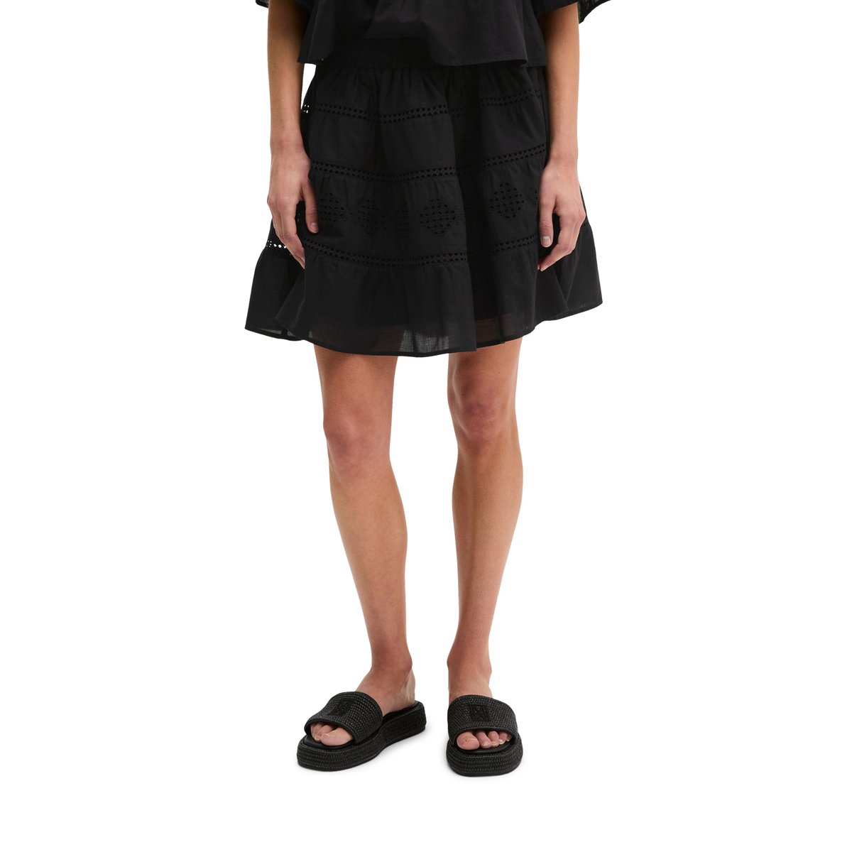 Boho-rock dans le style folklorique loose en voile de coton brodé noir, MARC O'POLO