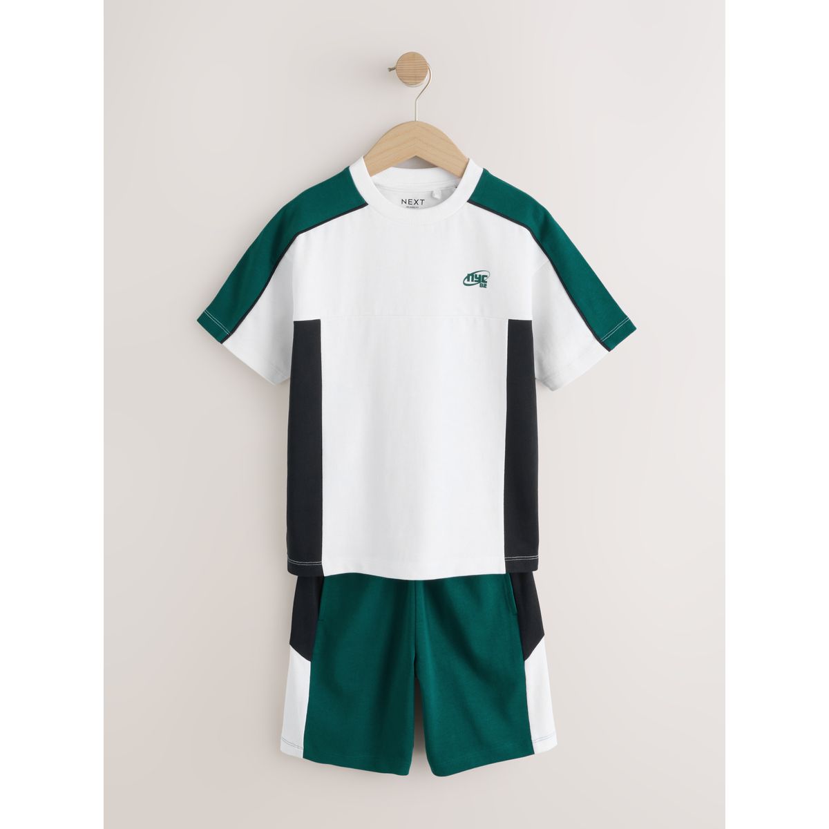 Ensemble t-shirt et short colour-block vert/blanc/marine, NEXT