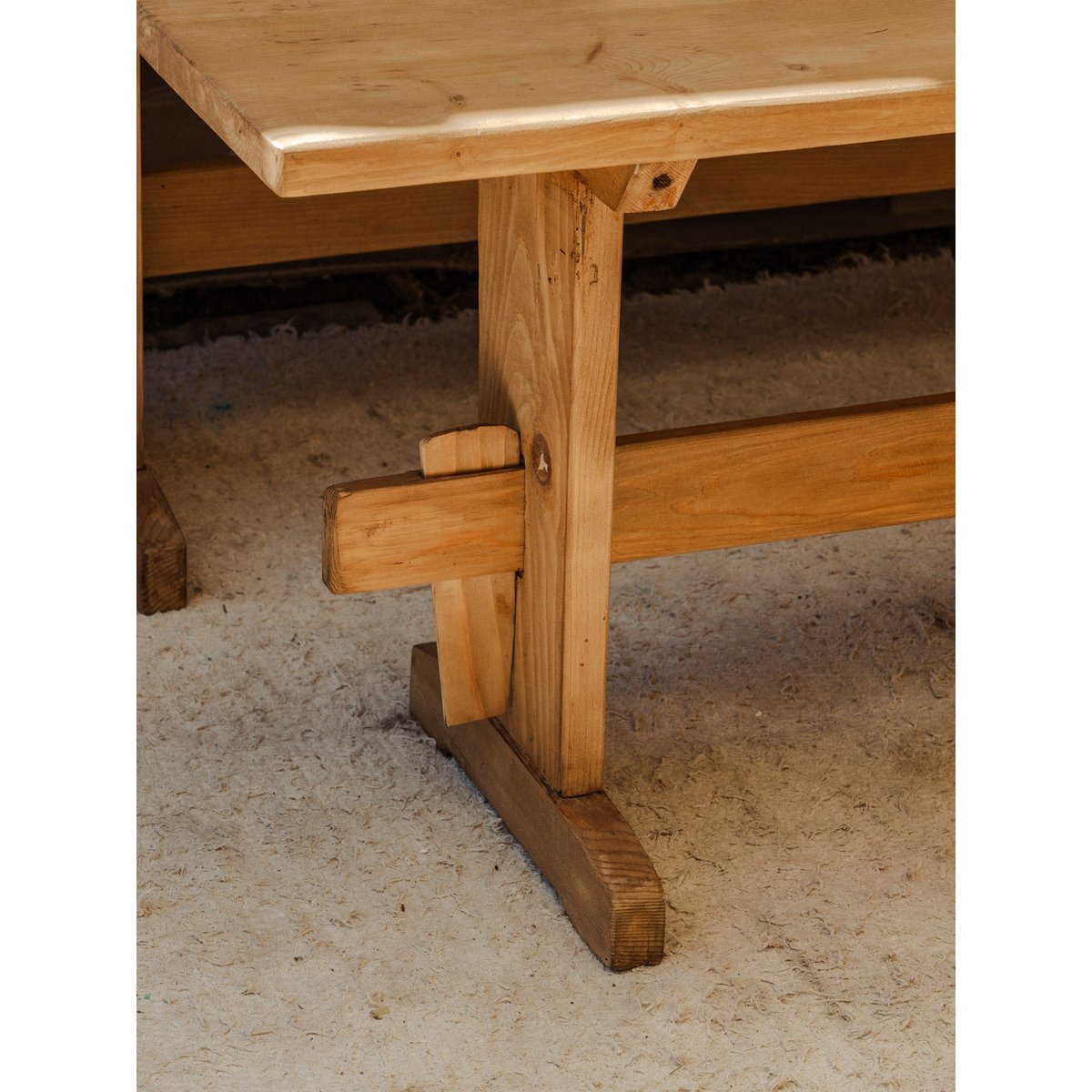 Paire de bancs en bois Antoine N°463 - Bon état bois clair, DEBONGOUT