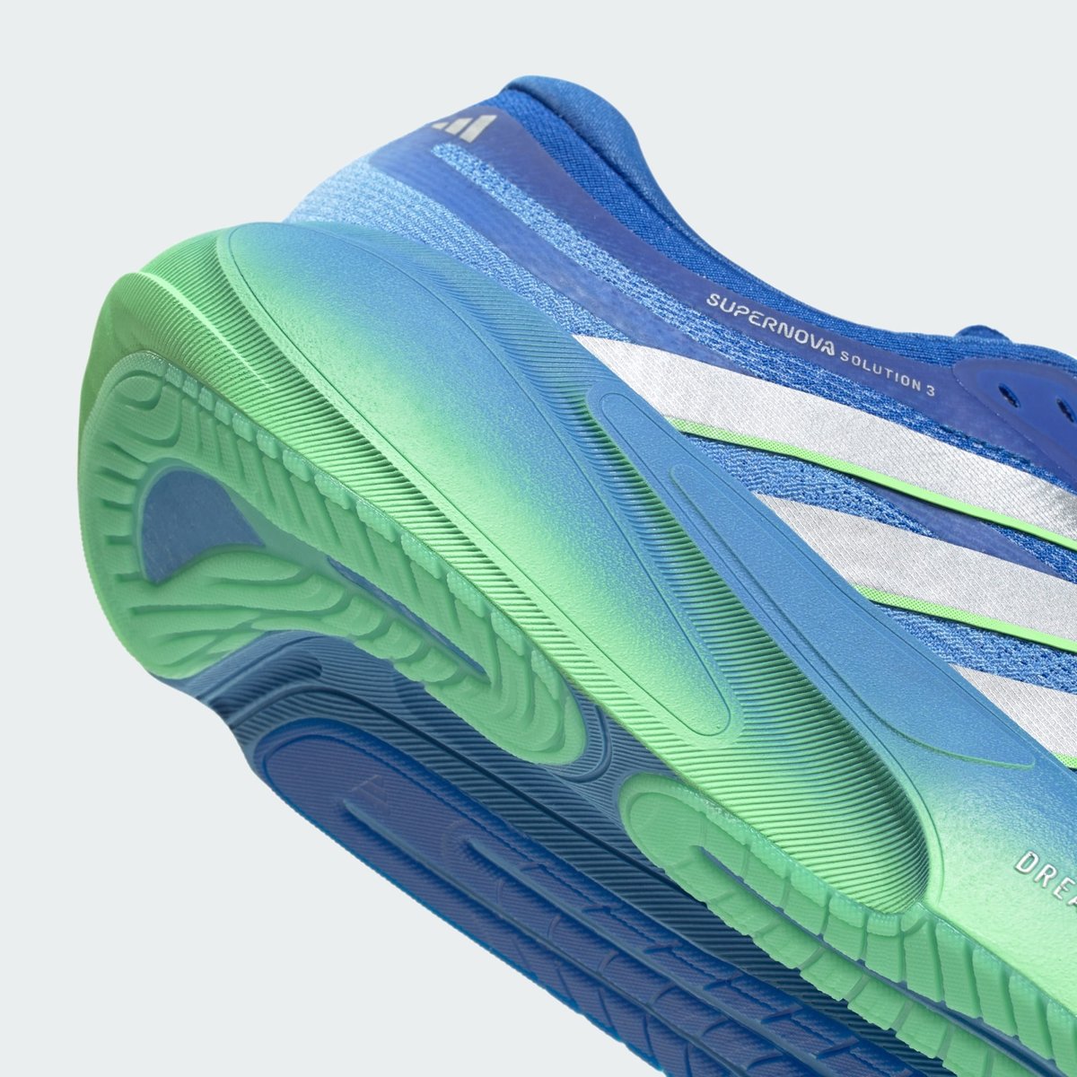 Chaussure De Running Supernova Solution 3 Chaussure De Running Supernova Solution 3 lucky blue / silver metallic / lime burst, adidas Performance
