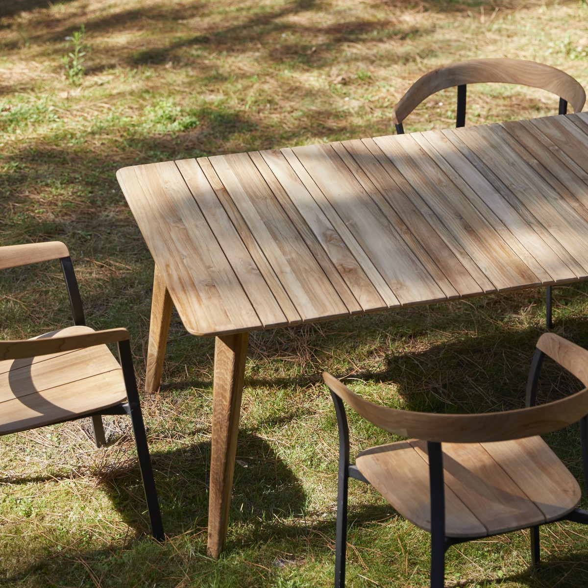 Table de jardin en Teck massif, KATRINE naturel, TIKAMOON