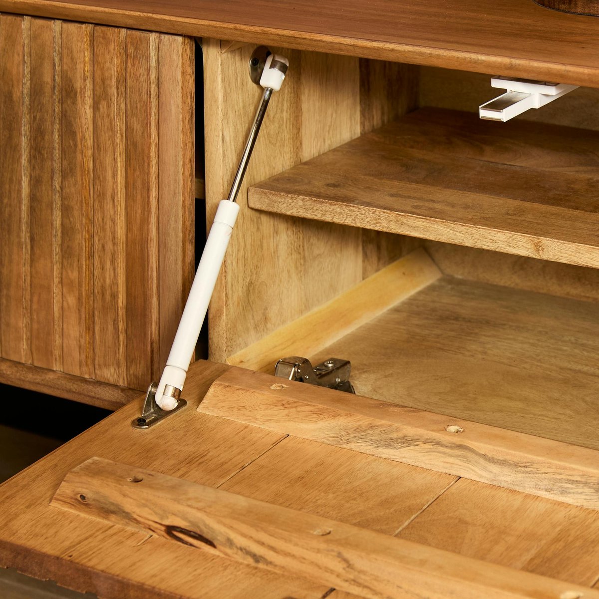 Meuble TV suspendu 4 portes CORTINA bois, PIER IMPORT