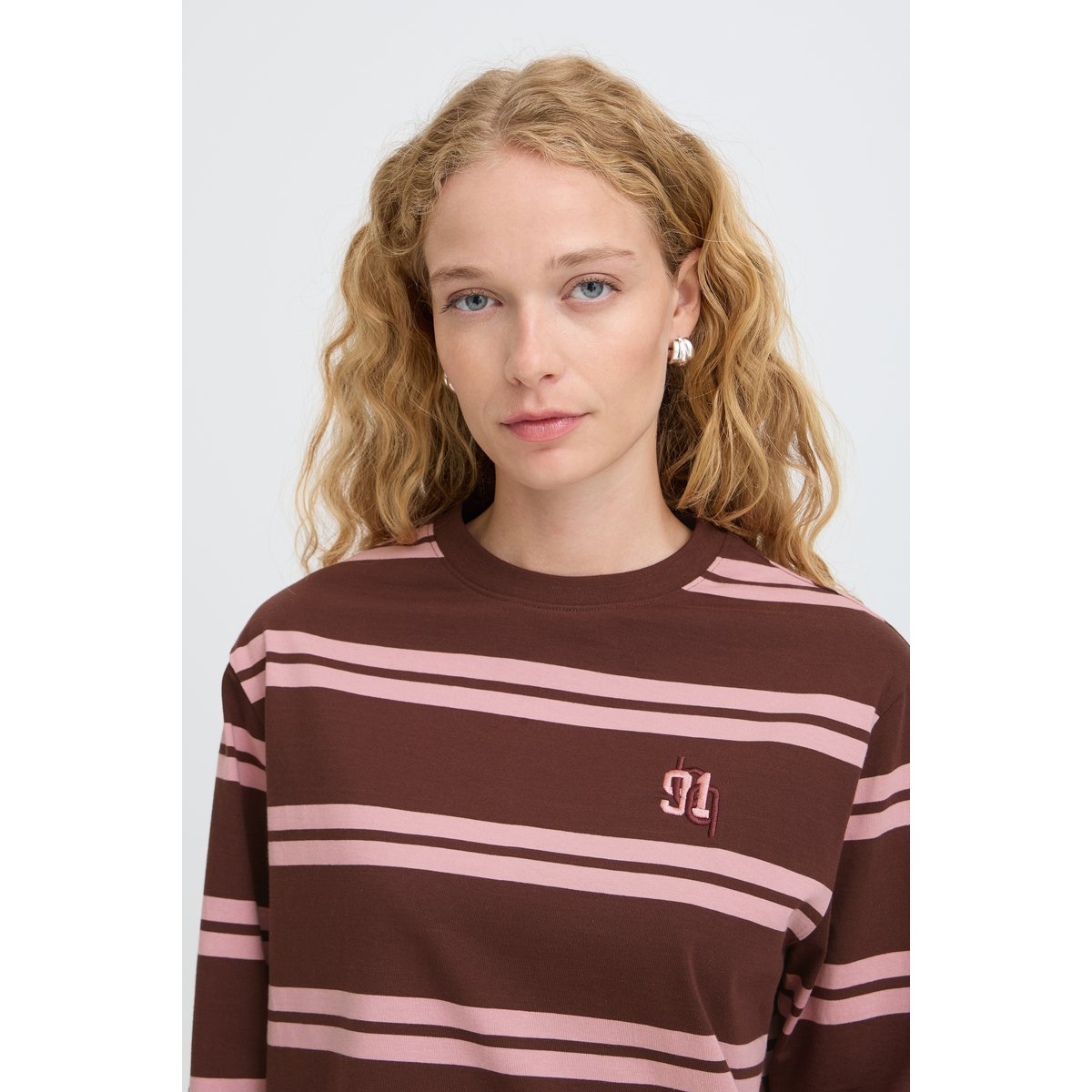 Á manches longues marron fudge stripe, B.YOUNG