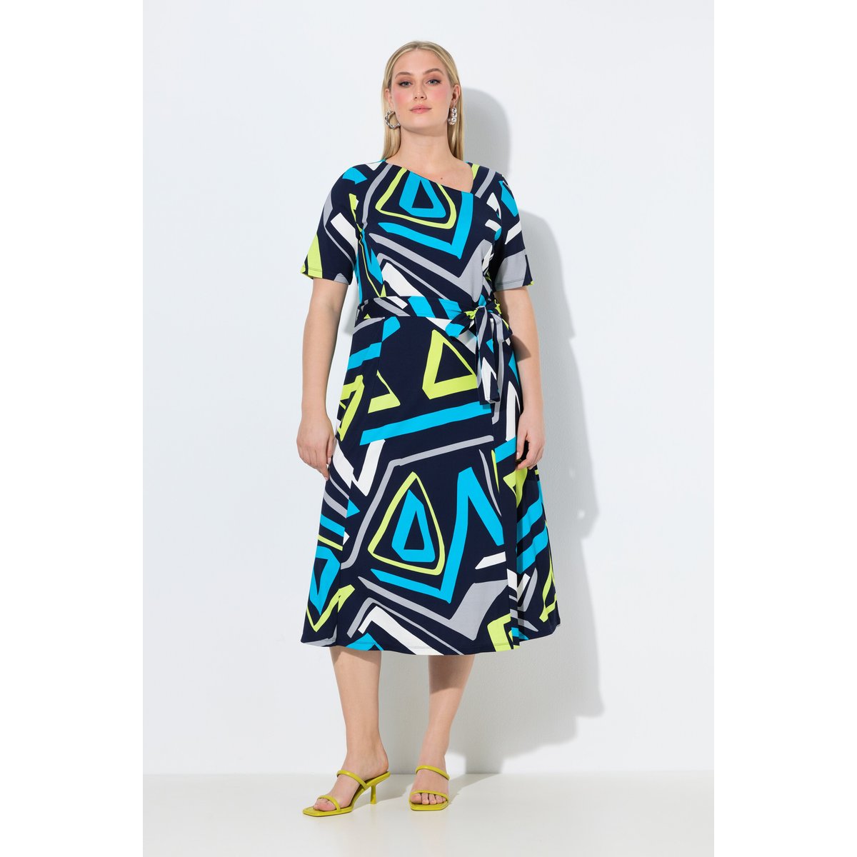 Robe midi dans un imprimé graphique marine, ULLA POPKEN