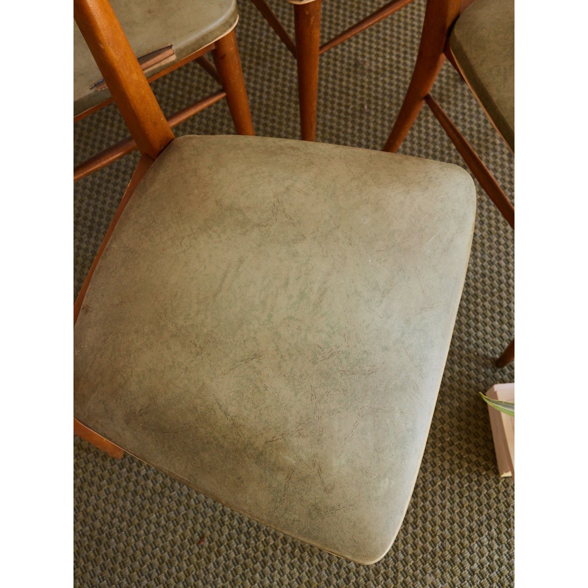 Lot de 4 chaises scandinaves Alma N°1764 - Bon état vert, DEBONGOUT