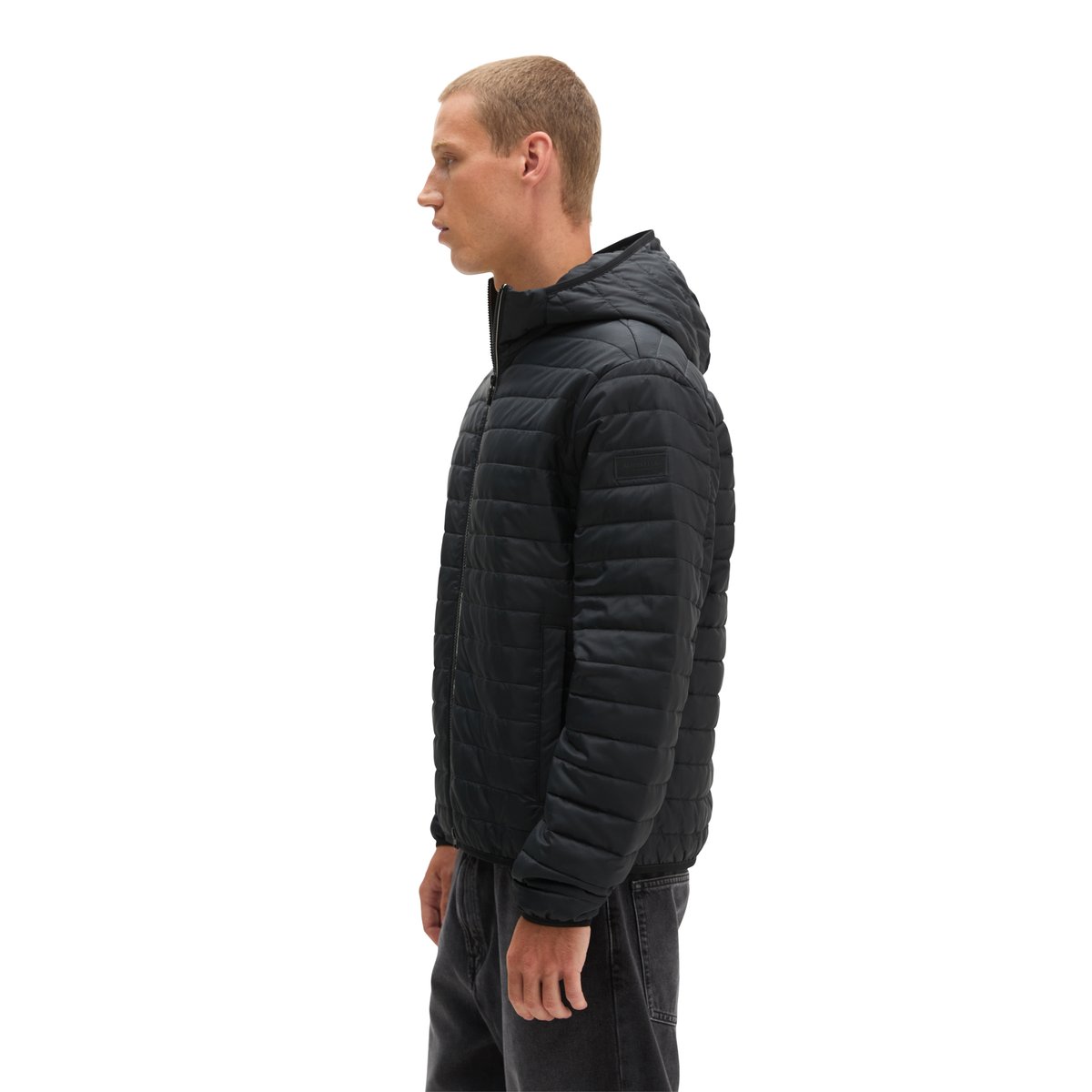 Veste matelassée coupe classique avec un léger rembourrage en Unifi REPREVE® noir, MARC O'POLO