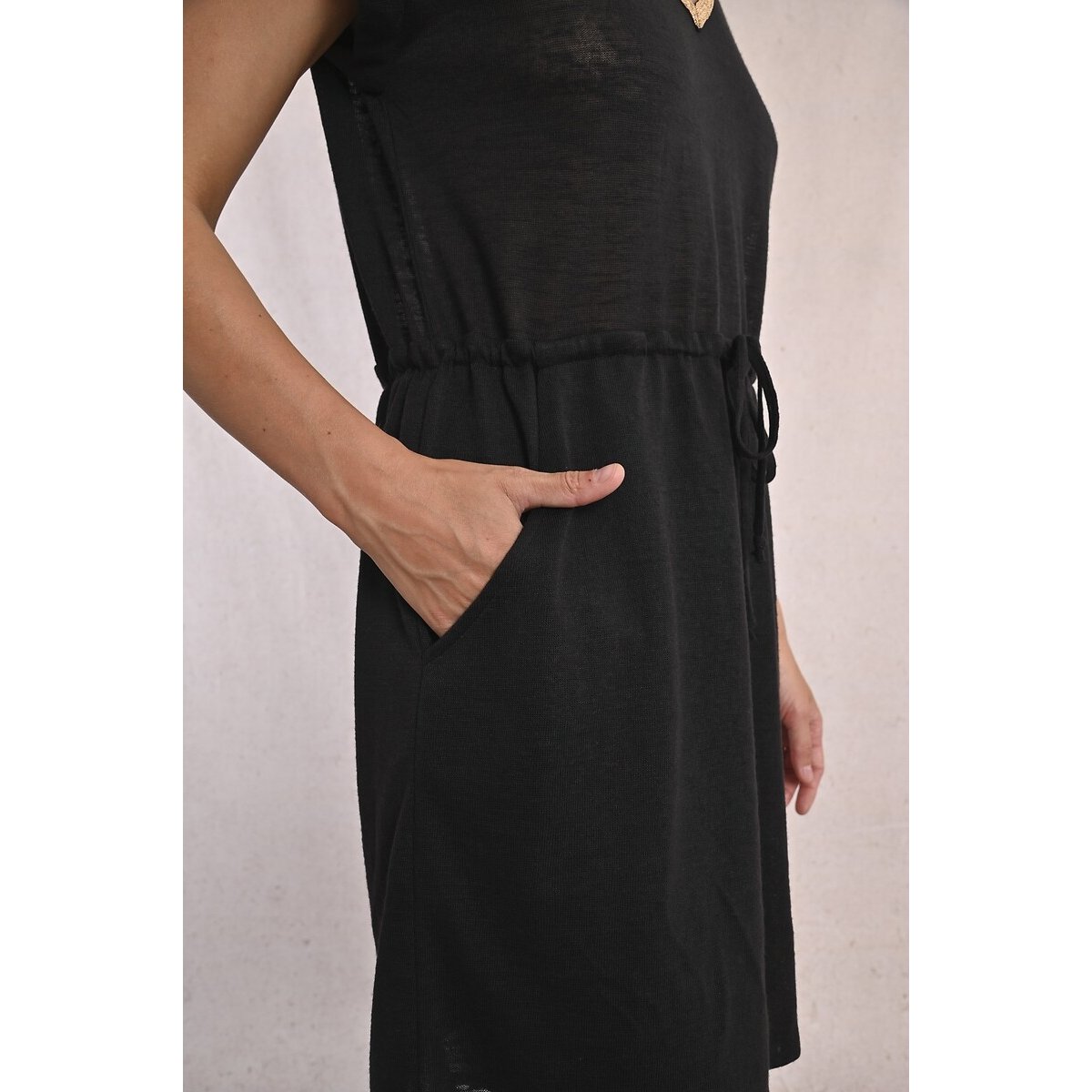 Short V-Neck T-Shirt Dress with Tight Waistband black, MOLLY BRACKEN