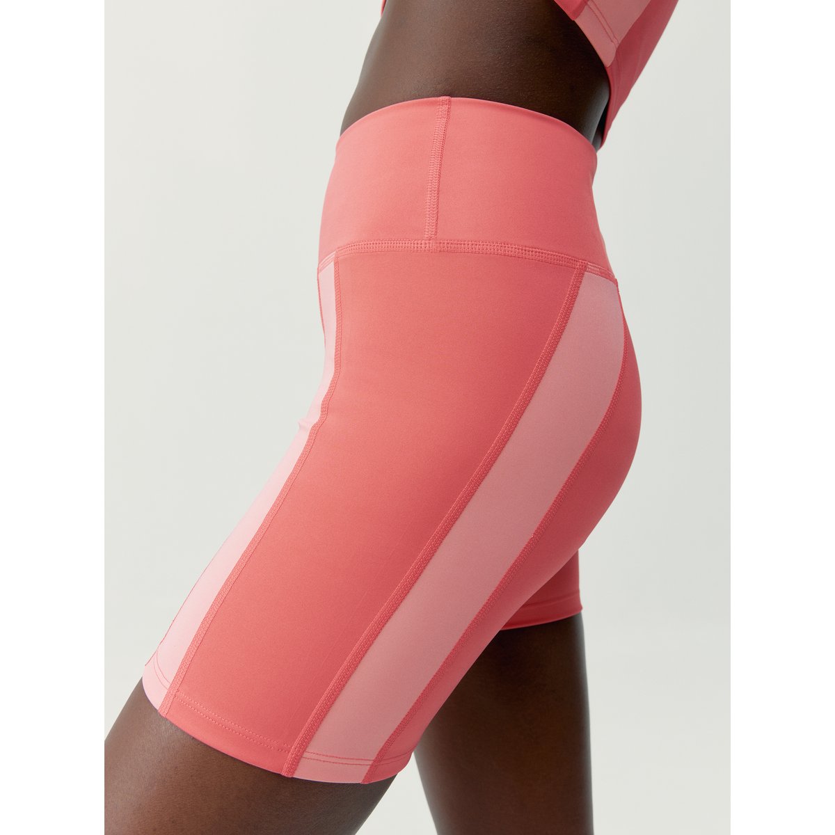 Short Moulant de Sport Performance BINDI corail, BORN