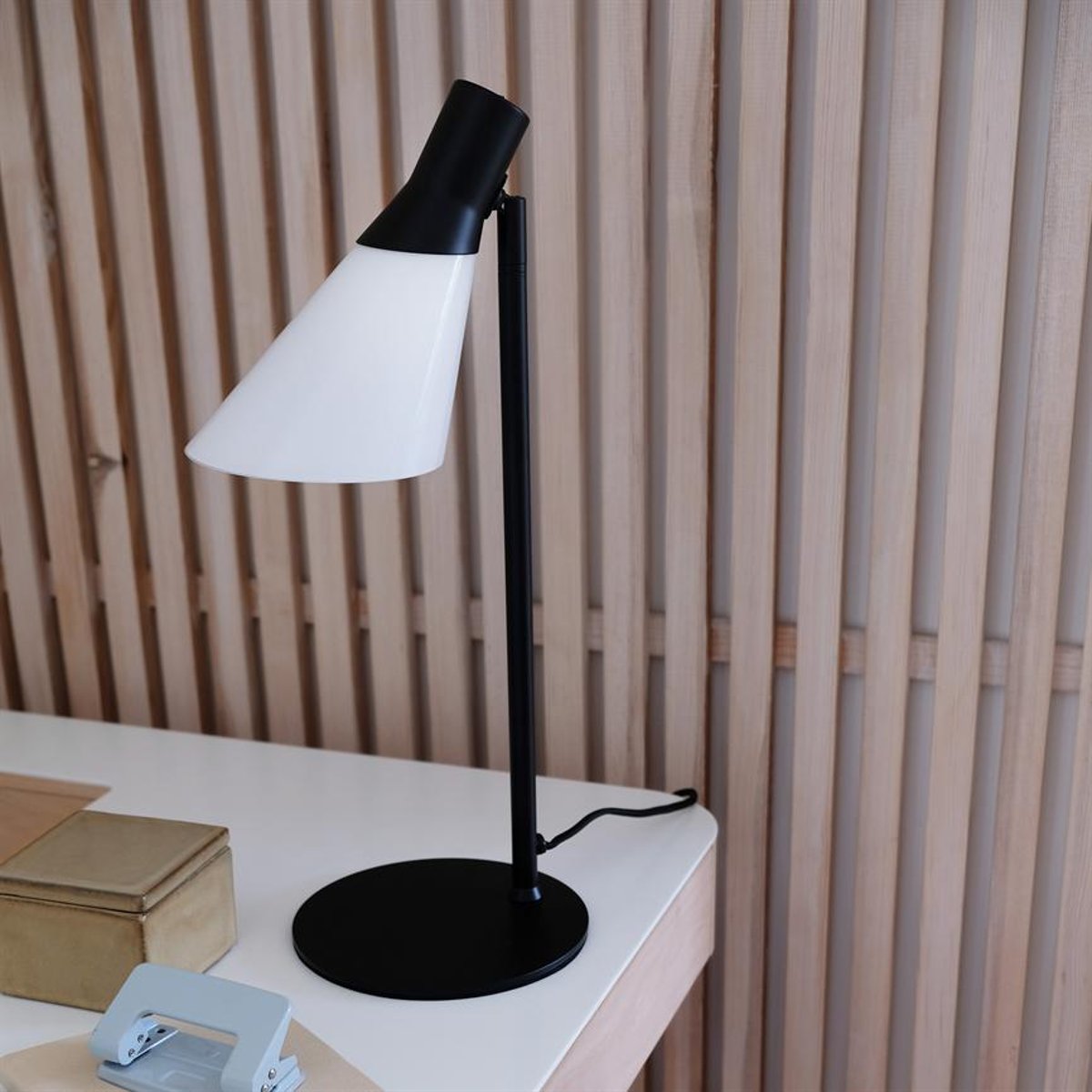 Lampe à poser en verre et métal GENT noir, DYBERG LARSEN