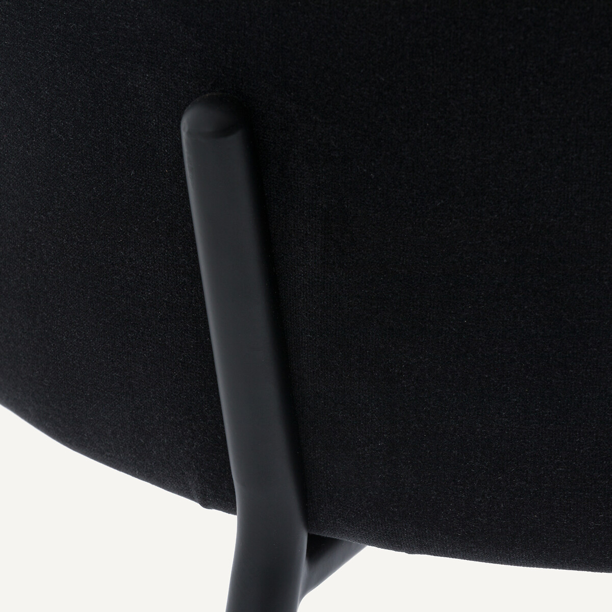 Fauteuil de table en métal et velours, KINNA gris charbon, AM.PM