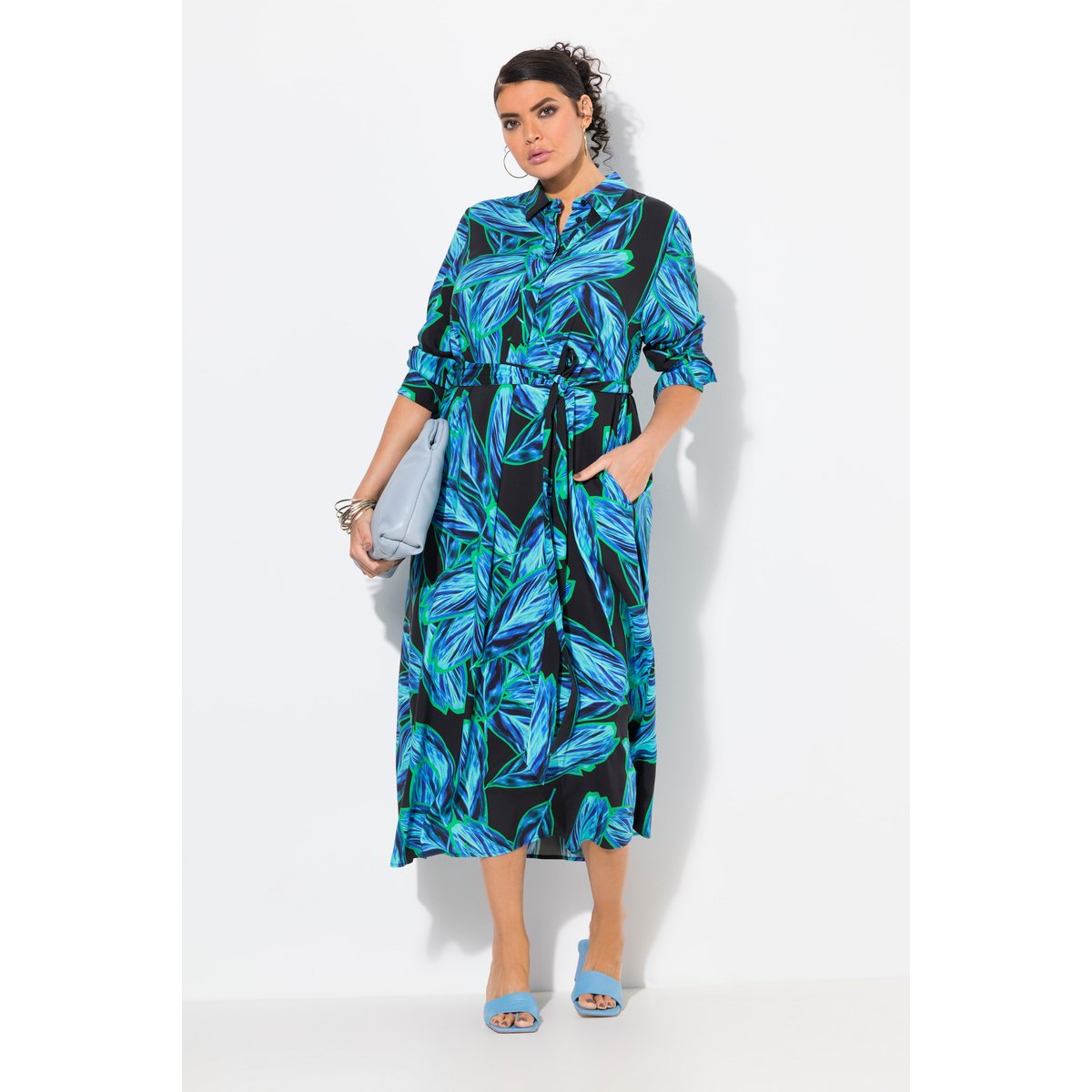Robe maxi coupe évasée, col chemise noir, ULLA POPKEN