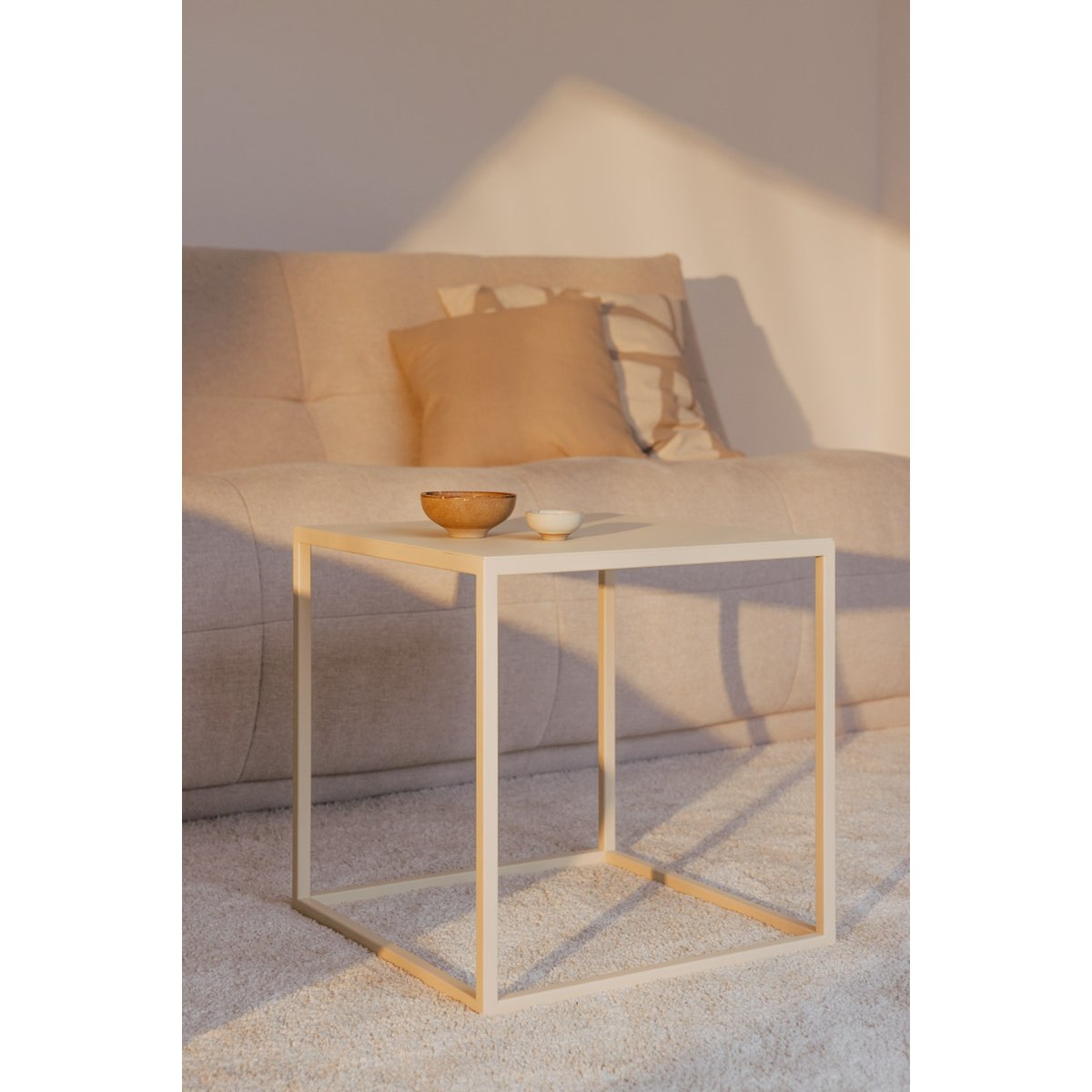 Table d'appoint SOLI X beige cashew, METALLBUDE