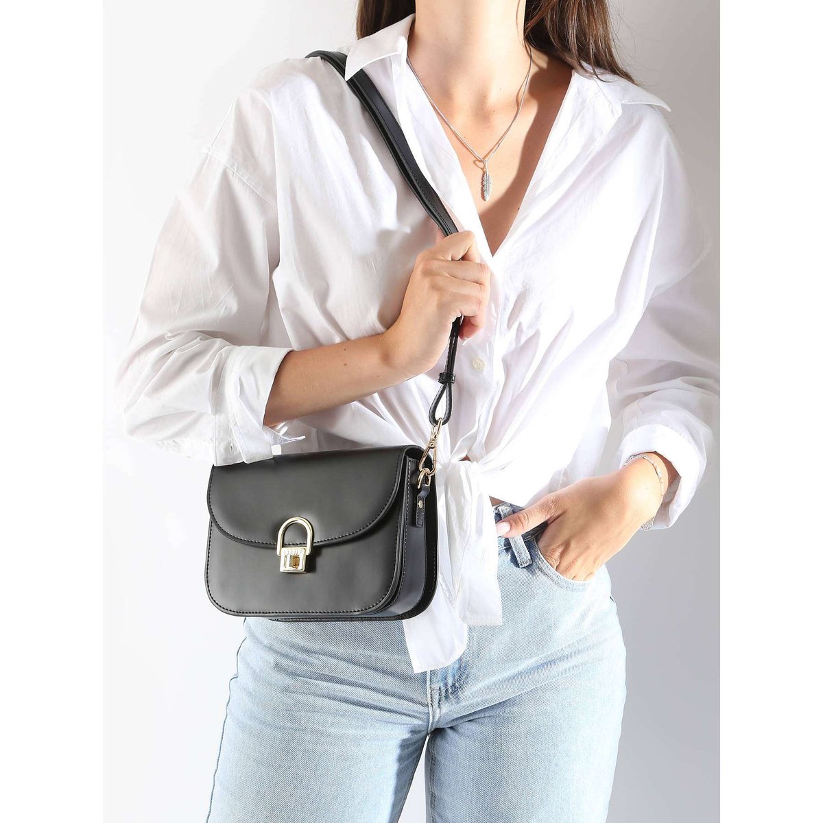 Sac bandoulière M Altair cuir noir, ETRIER
