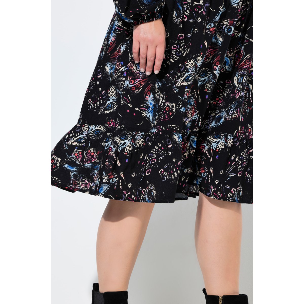 Robe midi décolleté en V et manches longues noir, ULLA POPKEN